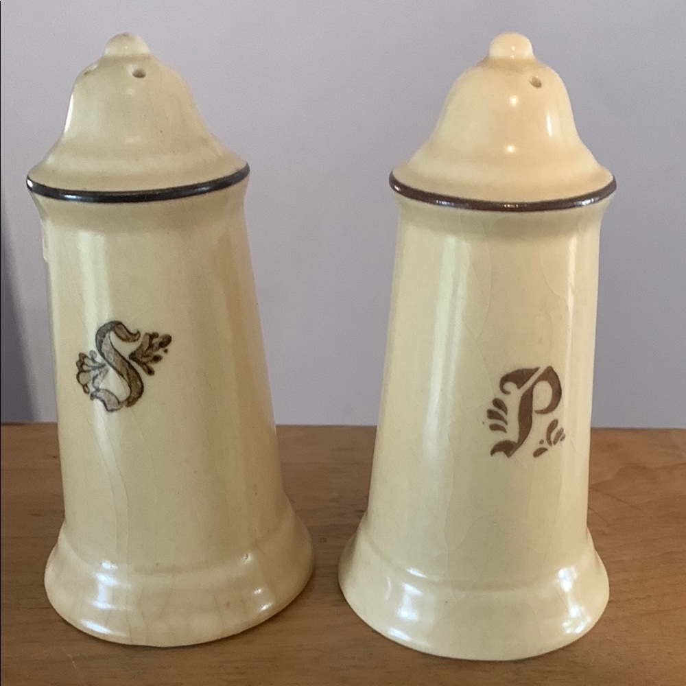 Pfaltzgraff Village Brown Shakers